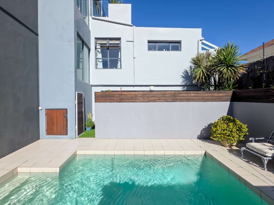 2 Bedroom Property for Sale in Sea Point Western Cape